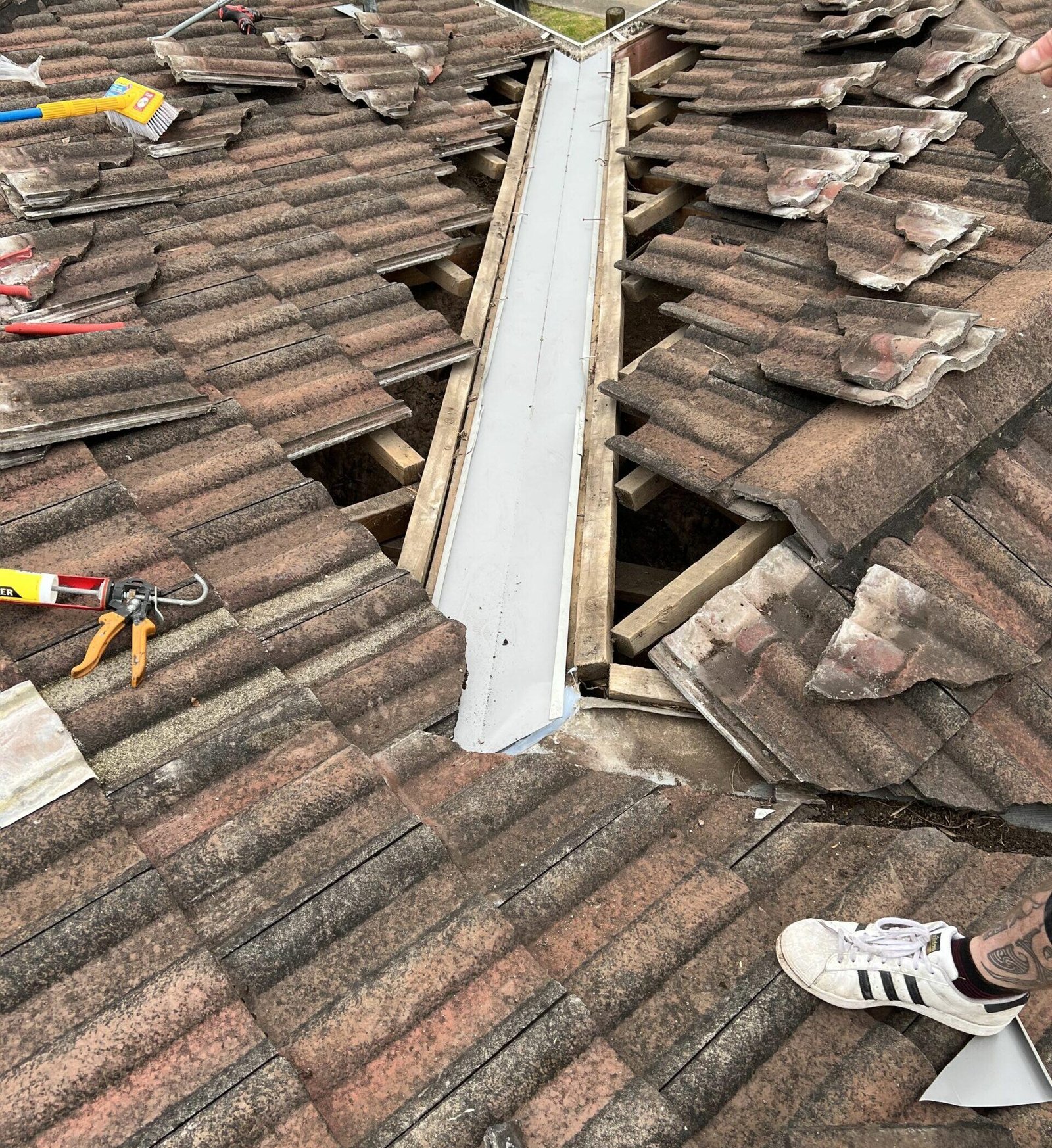 Roof Repair Oslo 4 Roof Repair Or Replacement — Which Do You Need?