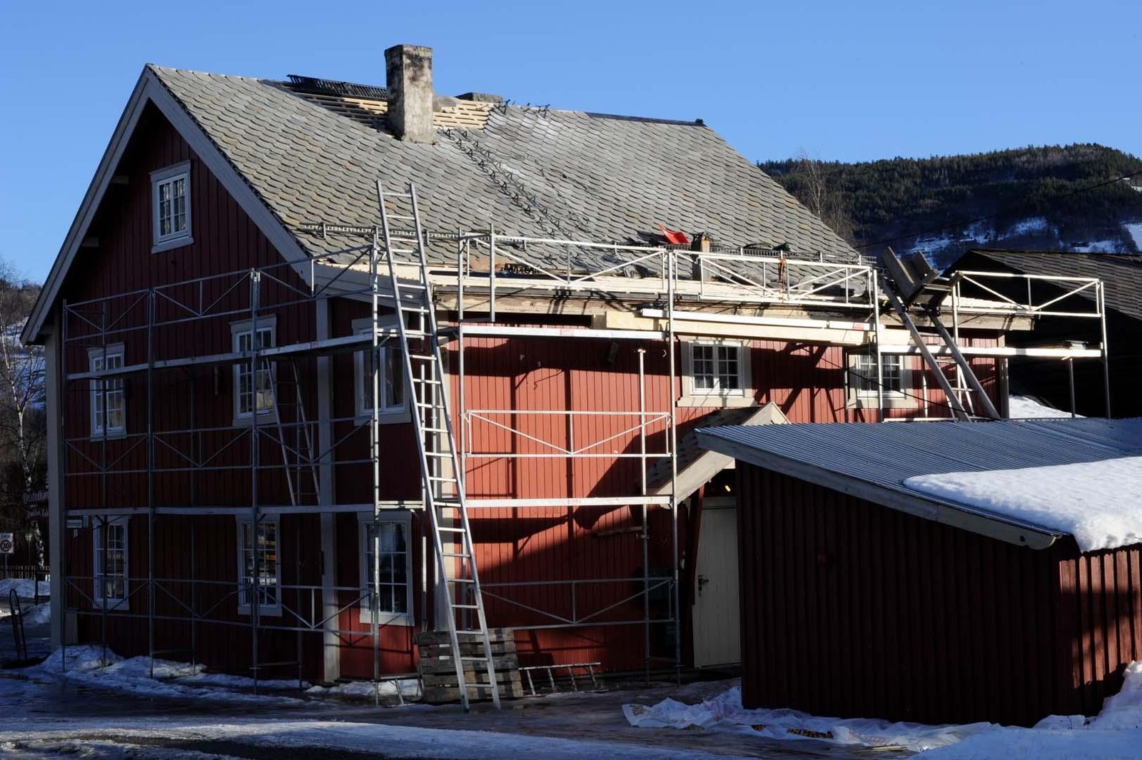 Roof Replacement Oslo 3 Benefits Of Professional Roof Replacement